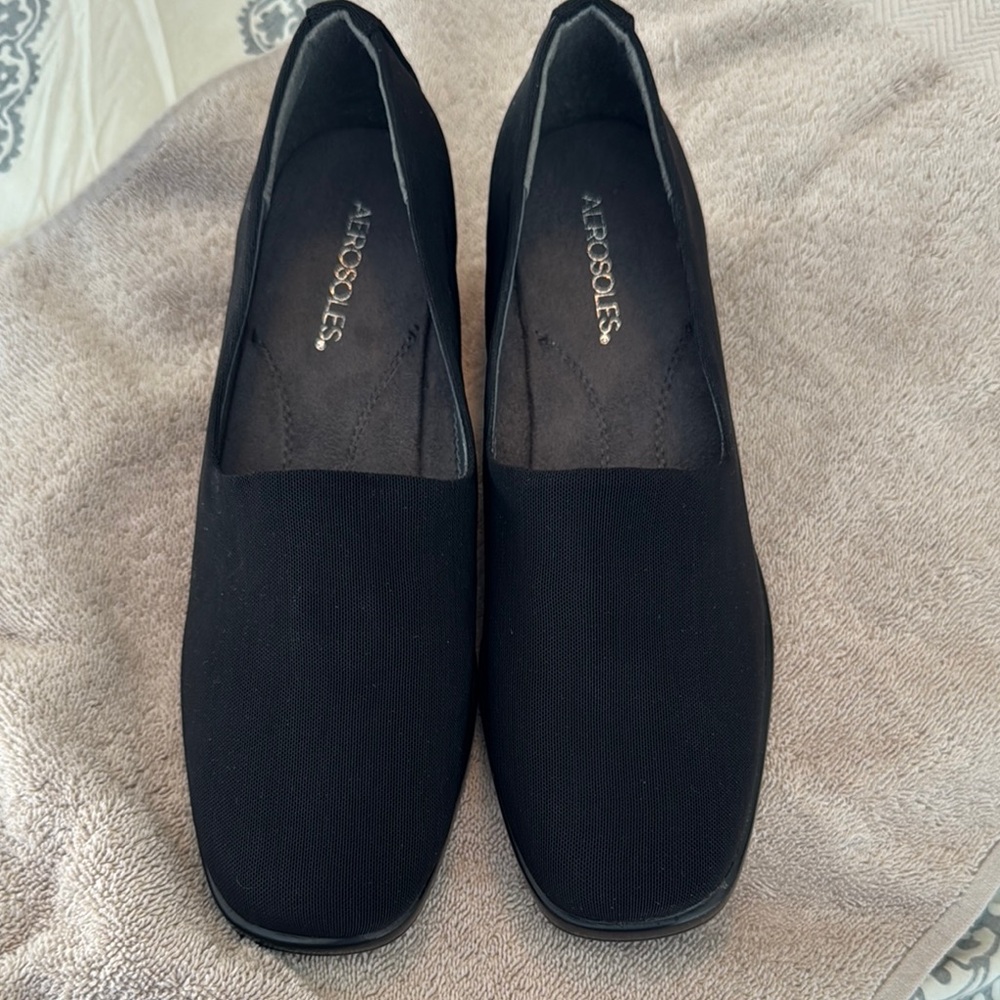 AEROSOLES Black wedge